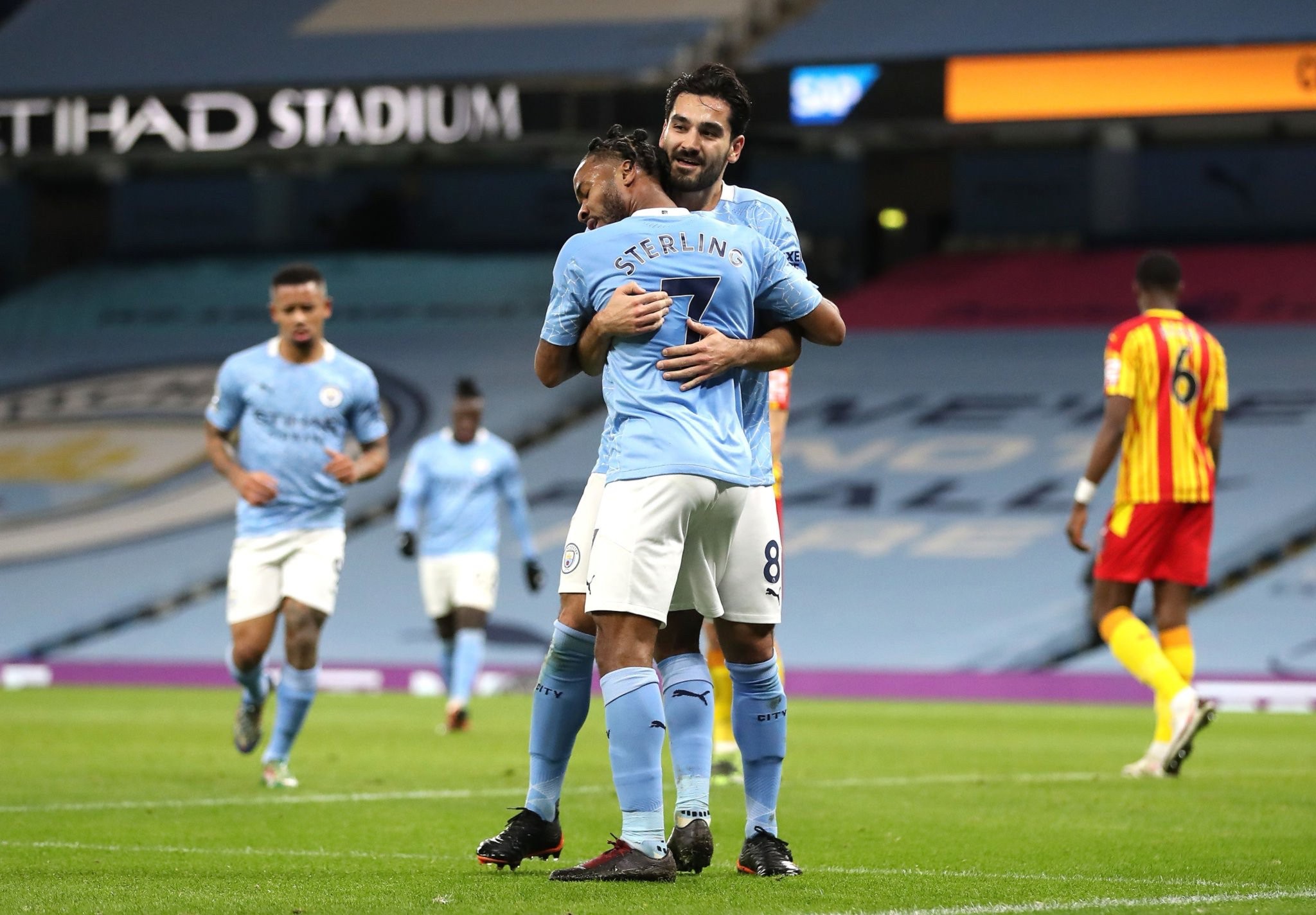 一味地批評 一味地批評