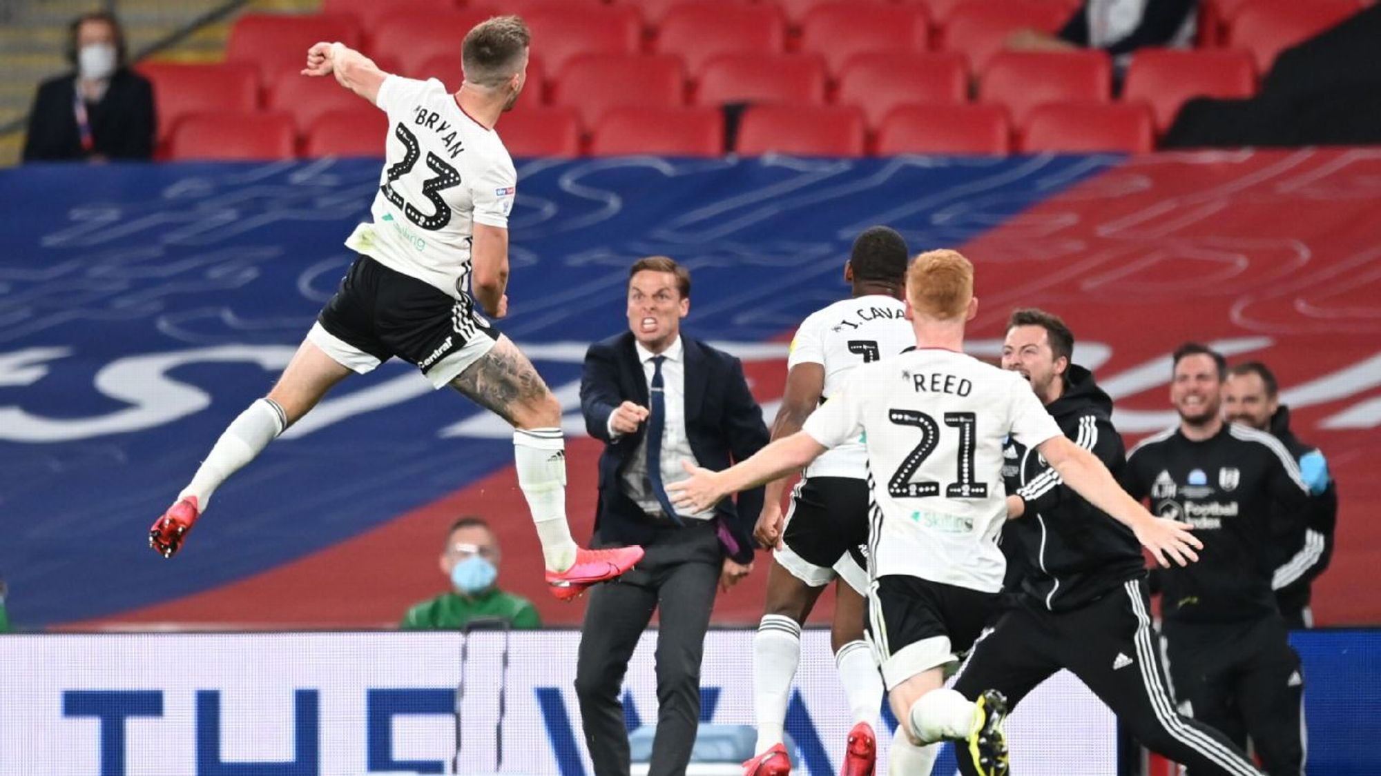 于为年轻球 于为年轻球